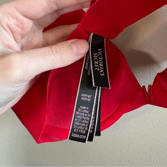 ✨ Victoria’s Secret Red Push-Up Bra 32DD - Picture 7 of 7